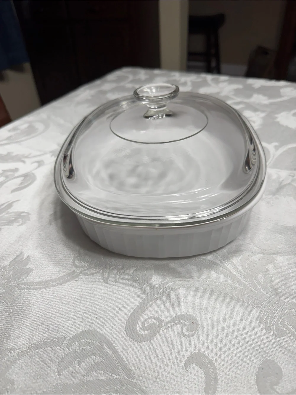 Corning ware French white  oval casserole with lid.   Size 1.8ltr.